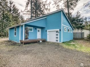 616 Sunset Avenue NE, Ocean Shores, WA 98569