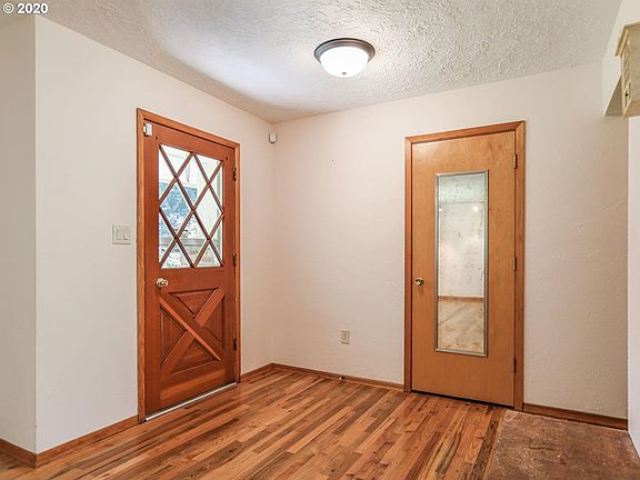 3rd image of 15402 NE 96th St