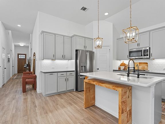 5th image of 1506 Broadview Dr