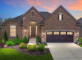 6829 Heirloom Cir, West Bloomfield, MI