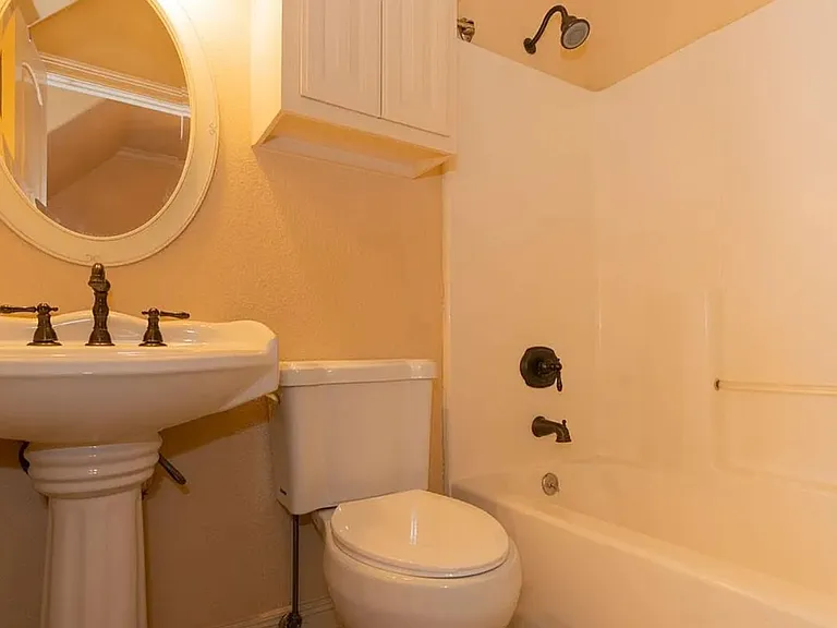 7 Stonebrook Ct — Photo 30