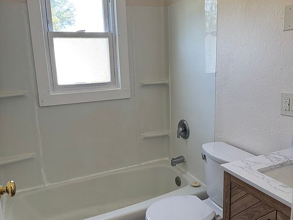 5th image of 595 Bay Rd APT 200