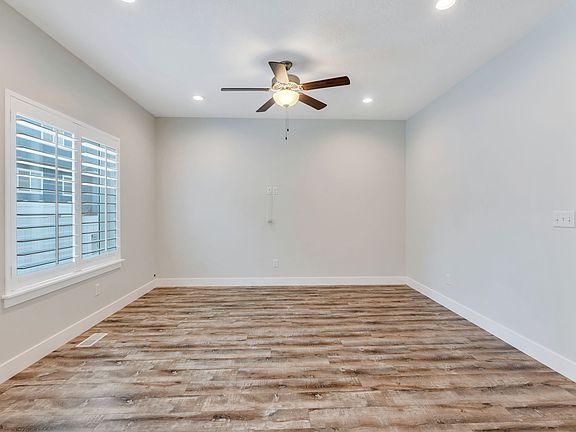 5th image of 7217 N Clover Leaf Ln E
