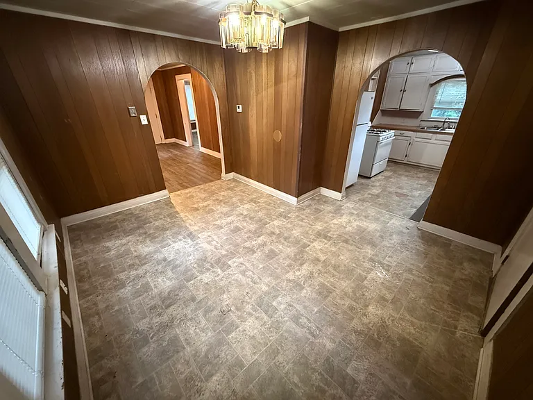 208 Harris St — Photo 9