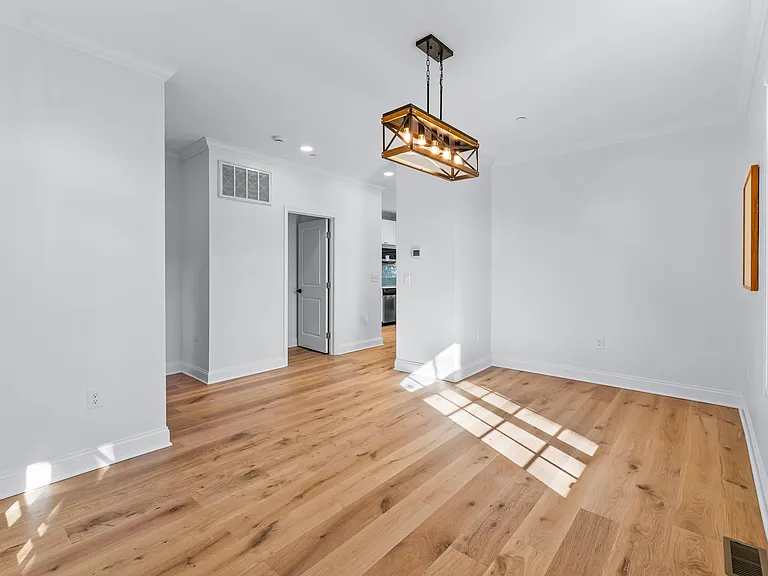 7214 Greenbank Rd — Photo 20