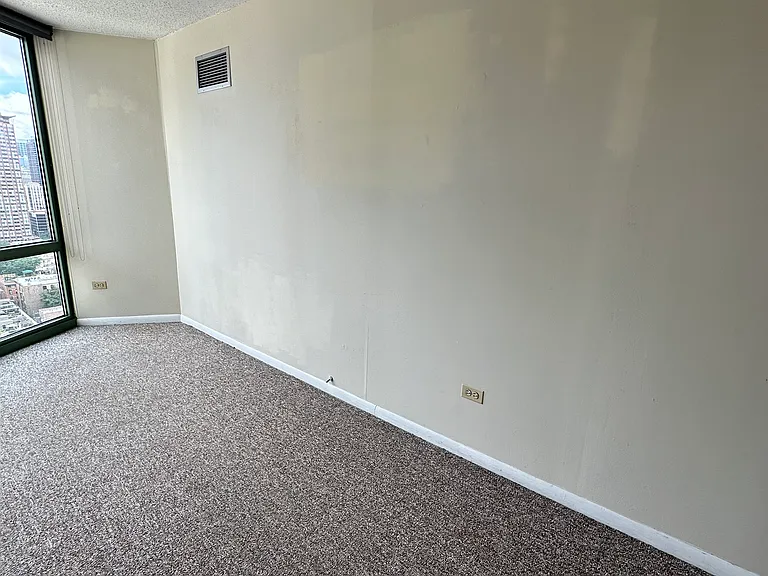 111 W Maple St #1904 — Photo 17