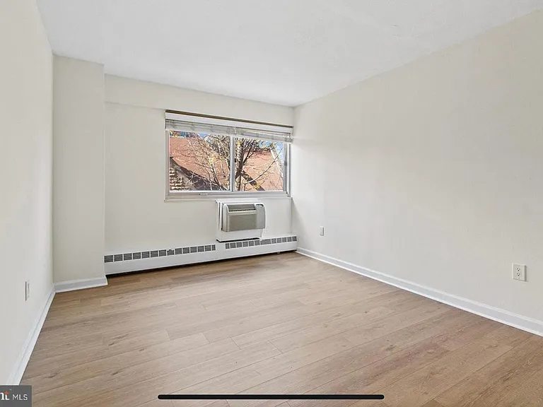 2101 Chestnut St #416 — Photo 8