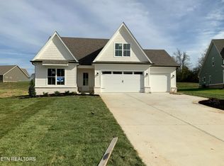 283 Sesame St, Lenoir City, TN 37772