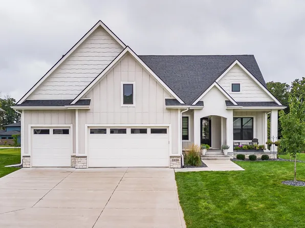 1016 W Aspen Ridge Cir, Polk City, IA 50226
