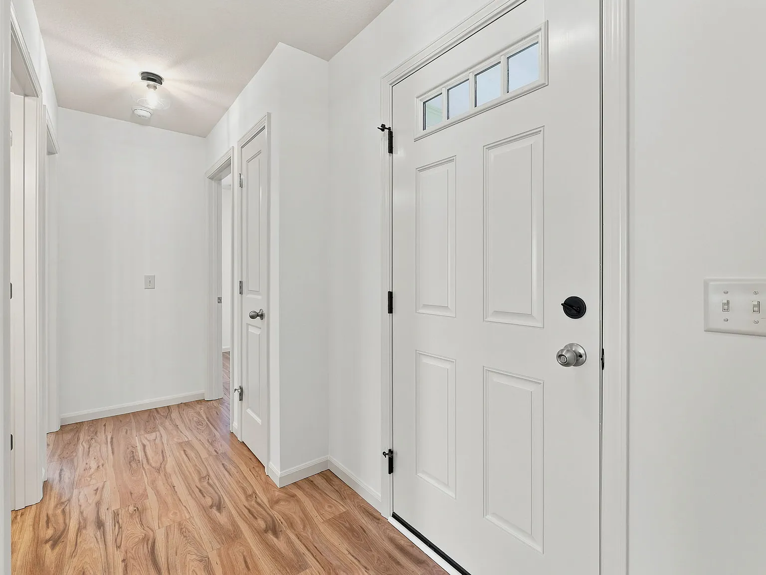 3 bed, 1197 sqft, $1,950 — Photo 2
