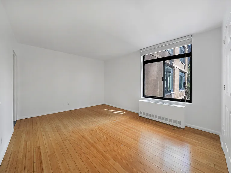 400 E 70th St #501 — Photo 7