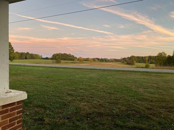 (undisclosed Address), King, NC 27021