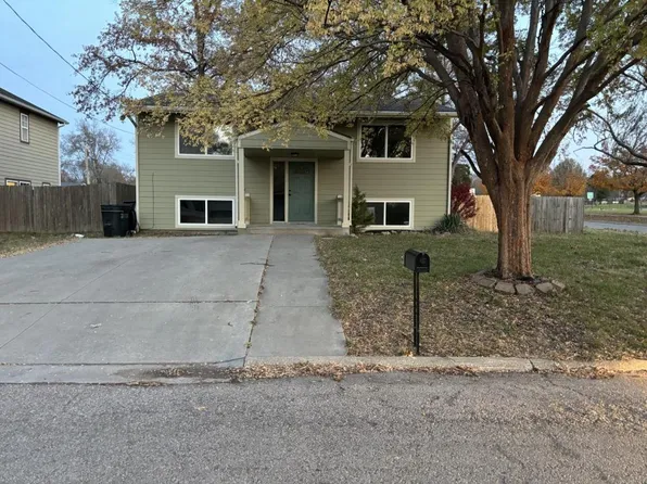 1450 Summit St, Lawrence, KS 66044