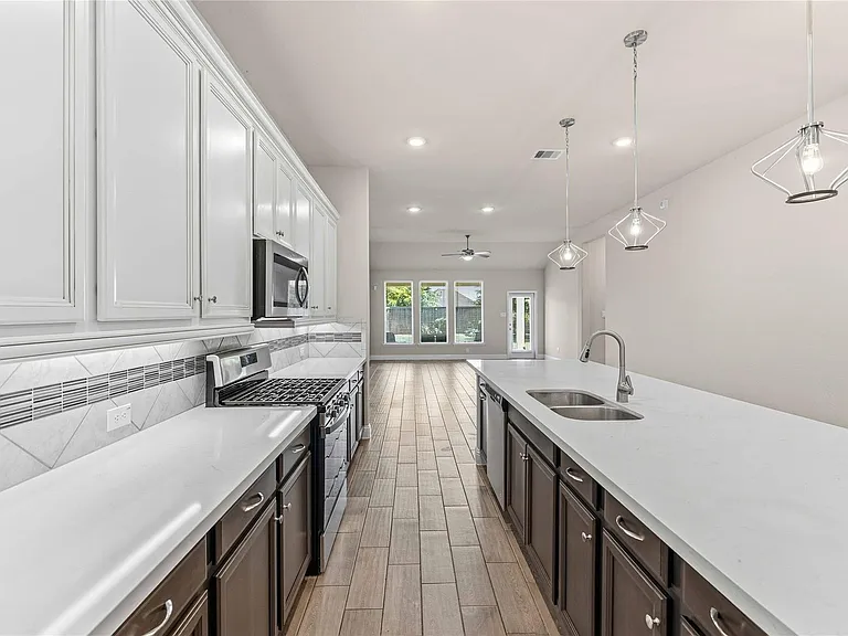 11926 Symphony Park Ct — Photo 7