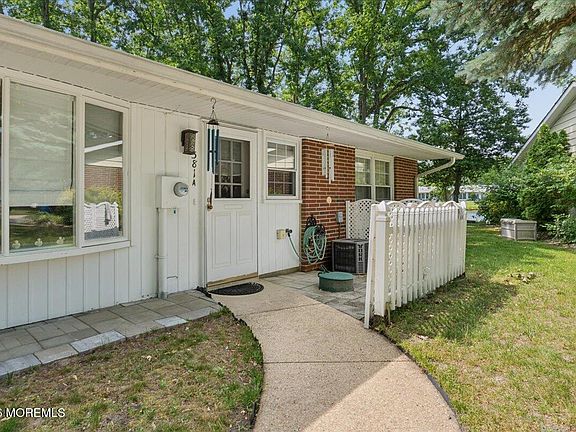 5th image of 581A Lake Point Drive