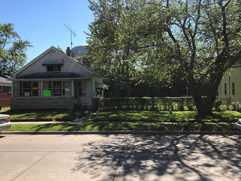 2nd image of 3010 Harvard Rd
