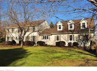 102 Orchard Hill Dr, Windsor Locks, CT 06096