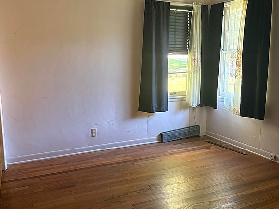 5th image of 3704 Chippewa Ave
