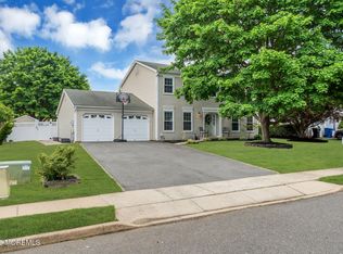 1044 Evelyn Drive, Toms River, NJ 08753