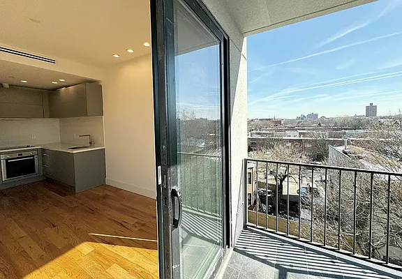 Rented by Pear NYC LLC | media 9