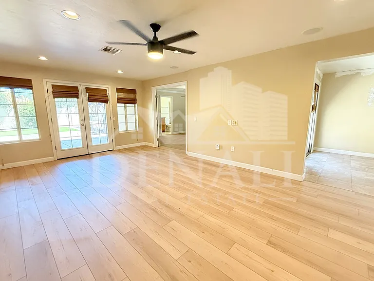1326 W Palm Ln — Photo 6