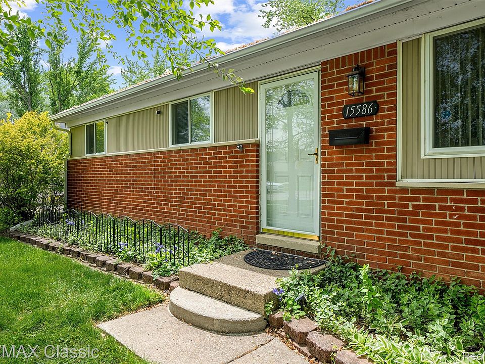 1st image of 15586 Oakbrook St