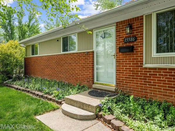 15586 Oakbrook St, Romulus, MI 48174