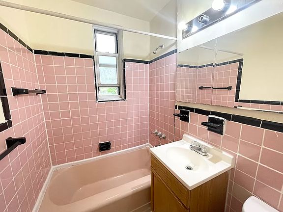 5th image of 4582 Manhattan College Pkwy APT 1A