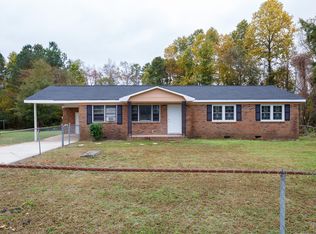 1103 Andrews Rd, Fayetteville, NC 28311
