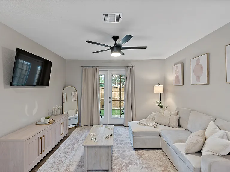 700 S Sims Ave — Photo 17