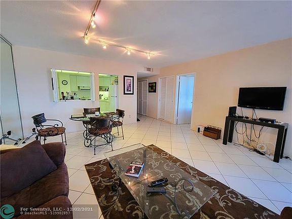 5th image of 3800 Galt Ocean Dr APT 808