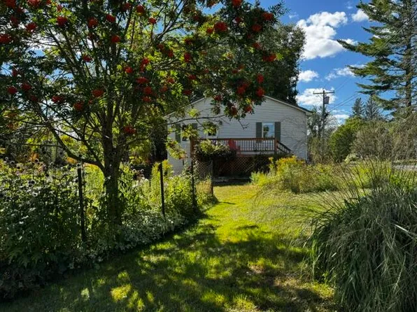 52 Cross Street, Rangeley, ME 04970