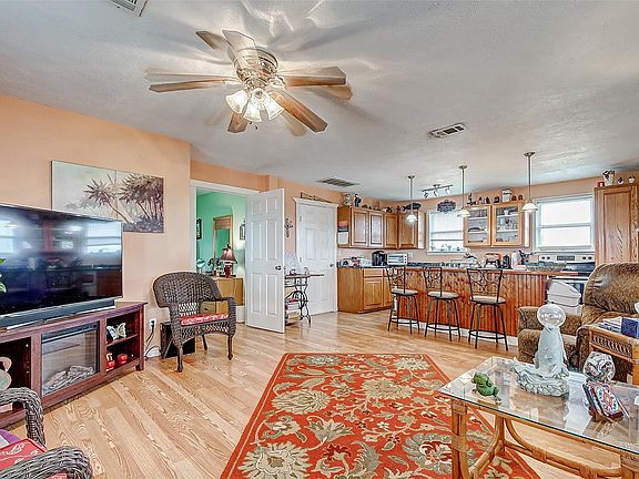 4th image of 1320 Melody Ln