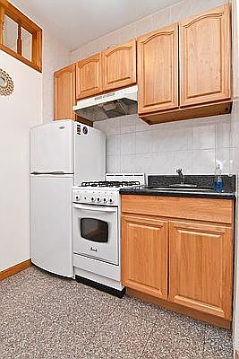 5th image of 123 Ludlow St APT 12A