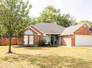 5850 Elm Dr, Paris, TX 75462