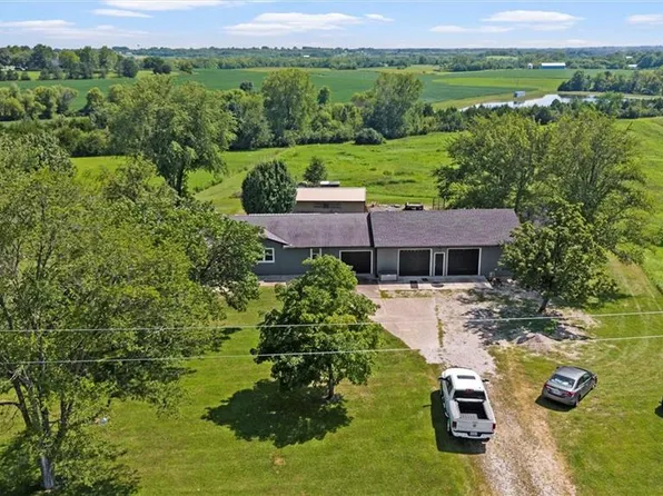 17739 Eisenhower Rd, Leavenworth, KS 66048