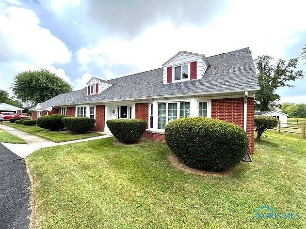 1st image of 809 Cherry Hill Dr