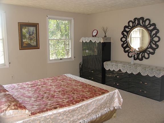 3rd image of 100 Almey Ct