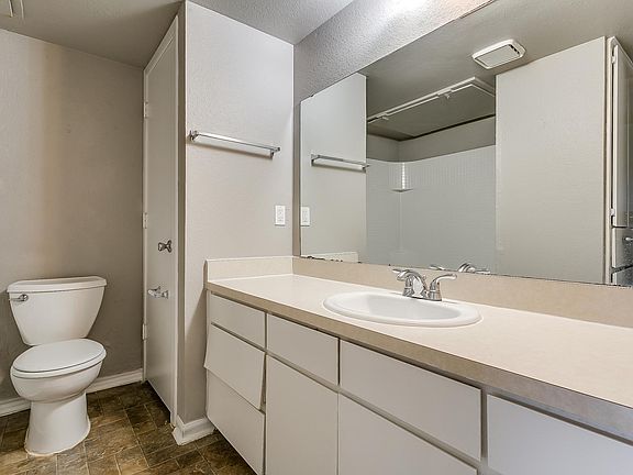 3rd image of 206 W Mission St APT 1