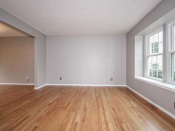 4th image of 6611 Pullman Ct