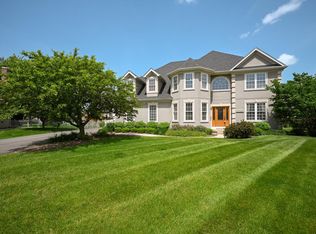 39W286 Sheldon Ct, Geneva, IL 60134