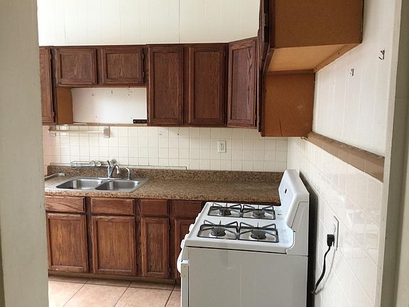 4th image of 1729 Burdette St