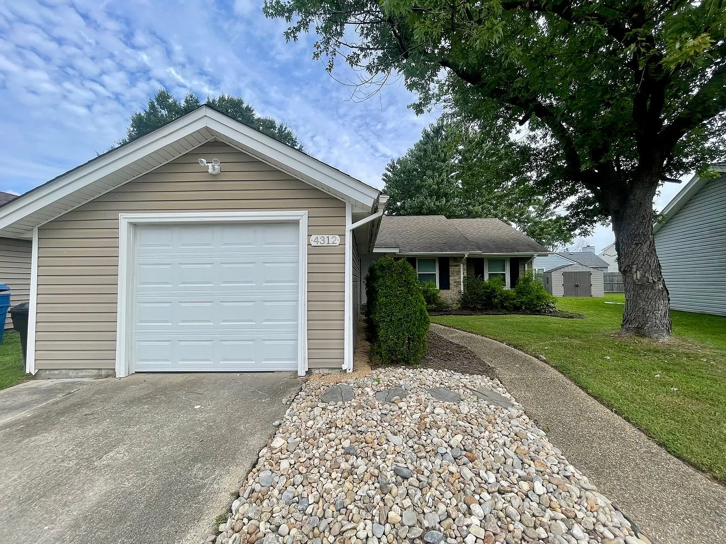 Charming 3-Bedroom Home with Bonus Flex Space — Photo 2