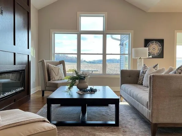 202 Ford St E, Northfield, MN 55057