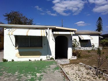 1st image of 3051 Edison Ave