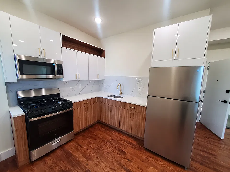 44 Van Nostrand Ave #4