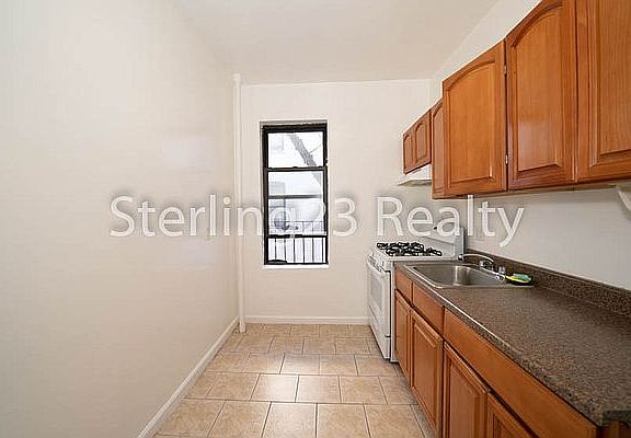 4th image of 28-05 43rd St #18