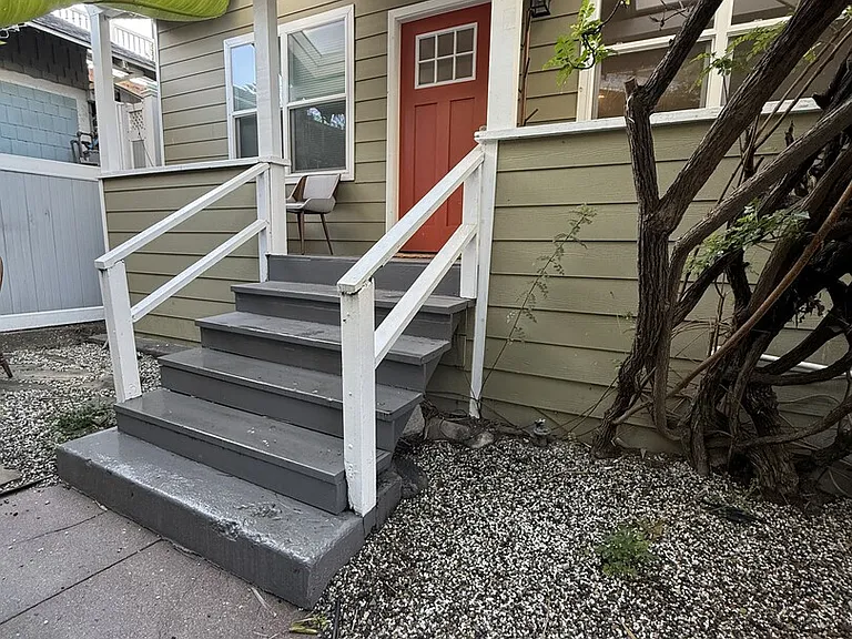 Clubhouse Ave — Photo 17