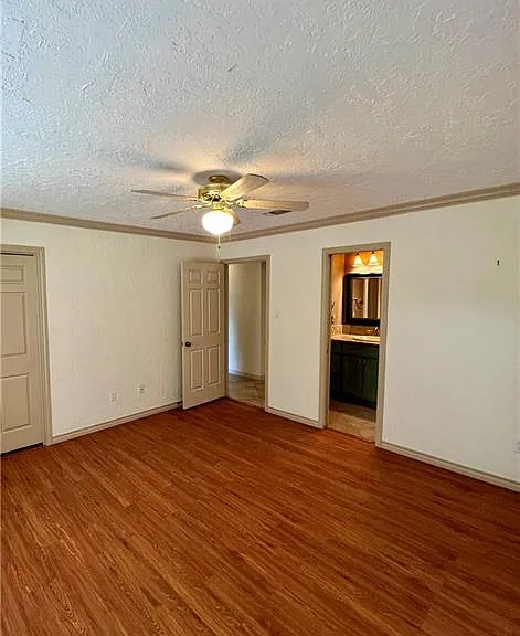 8706 Sandstone Dr — Photo 16