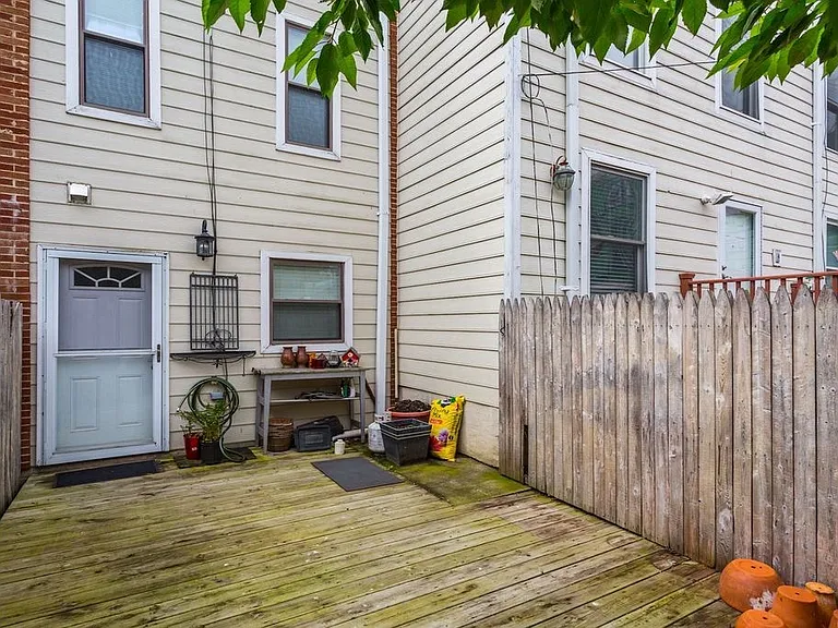 1120 K St SE — Photo 25
